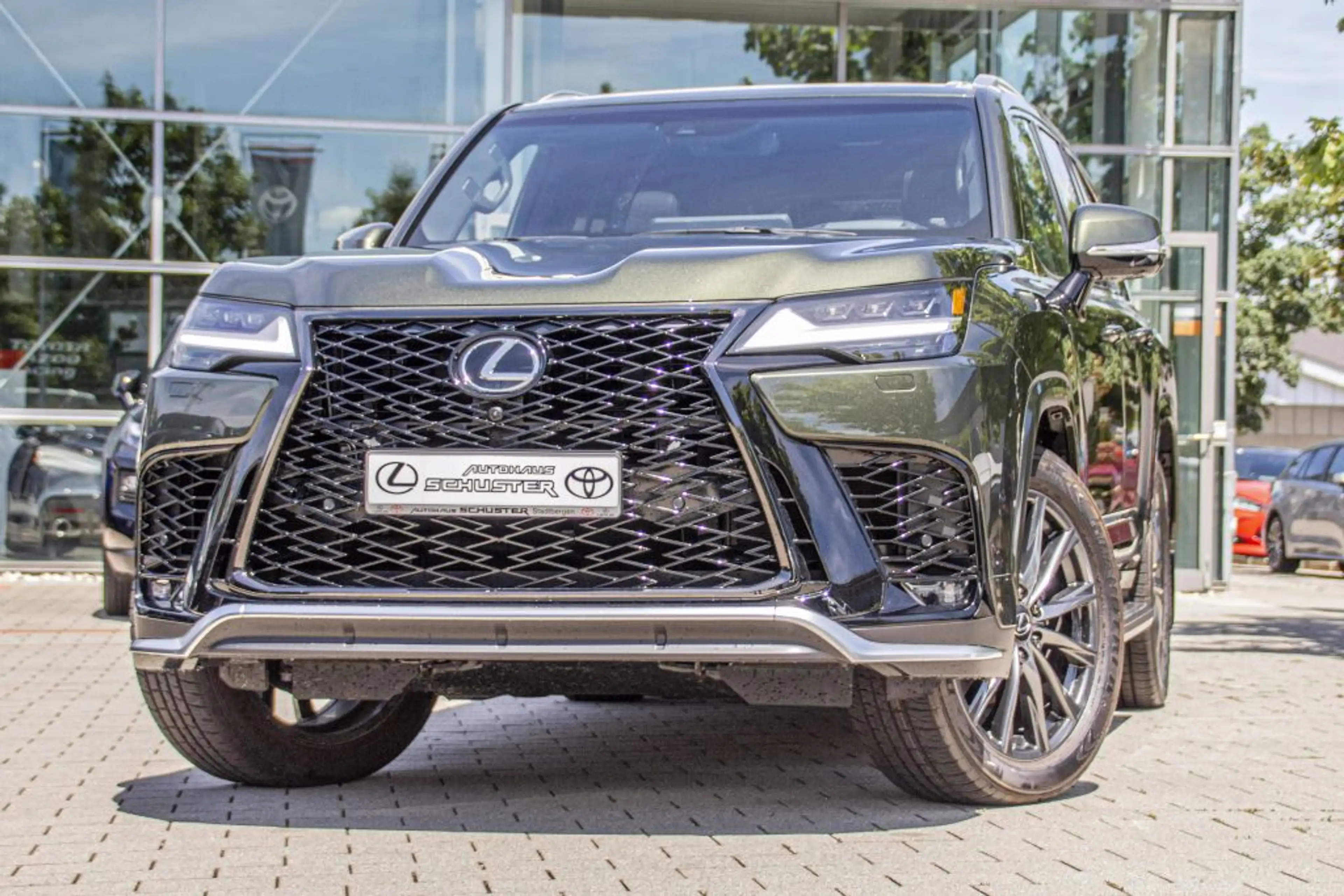 Lexus LX 600 F SPORT — photo 3