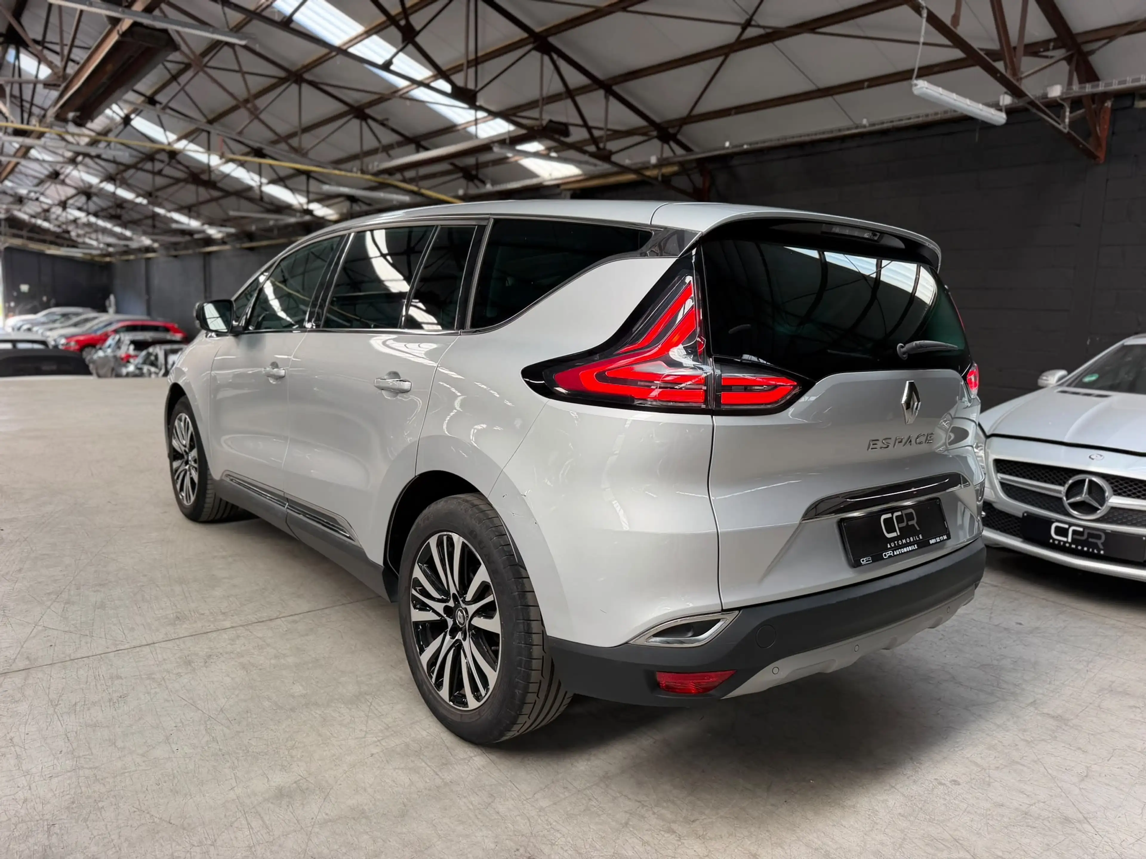 Renault Espace 1.6 dCi Initiale Paris *7pl * PANO * CAMERA * GPS * — photo 6