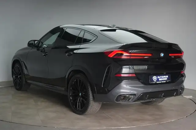 BMW X6 view 4