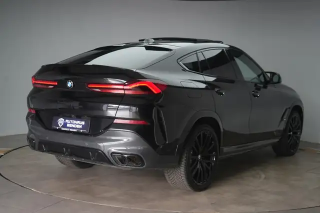 BMW X6 view 6