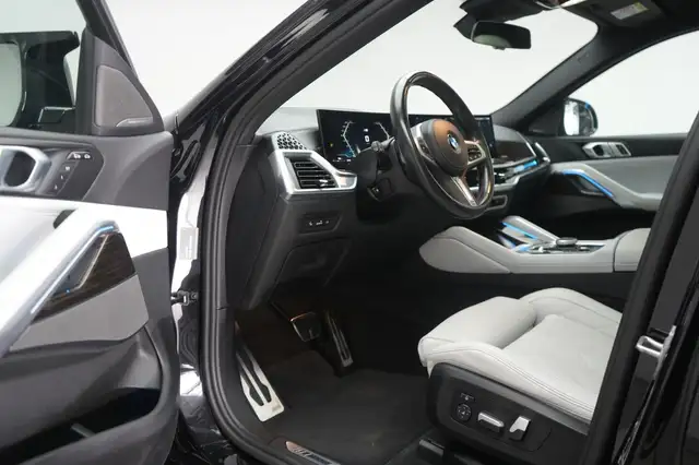 BMW X6 view 15
