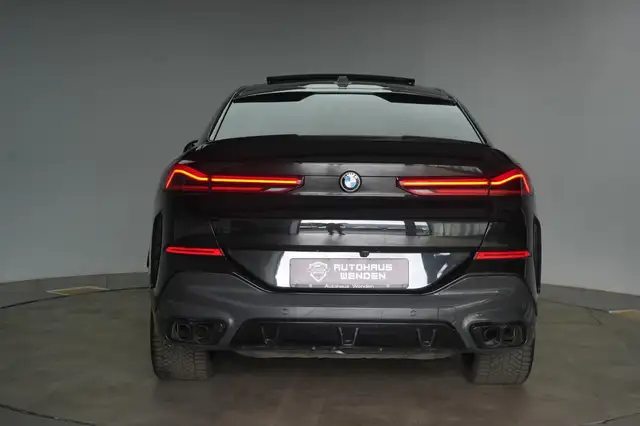 BMW X6 view 5