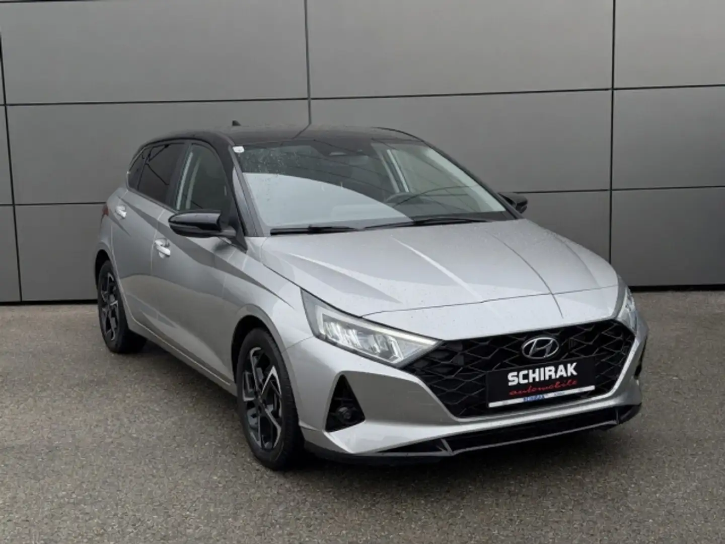 Hyundai i20 1,2 MPI i-Line Plus Silber - 1