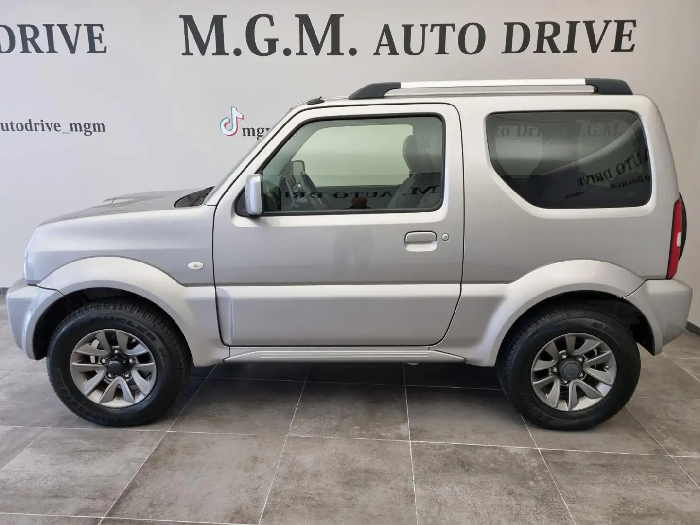Suzuki Jimny 1.3 4WD Evolution Argent - 2