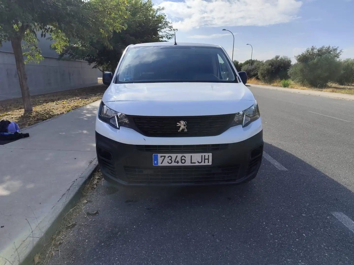 Peugeot Partner Partner 1.5BlueHDI 75 PRO · 3 PLAZAS · CABINA EXTENSO Blanco - 2