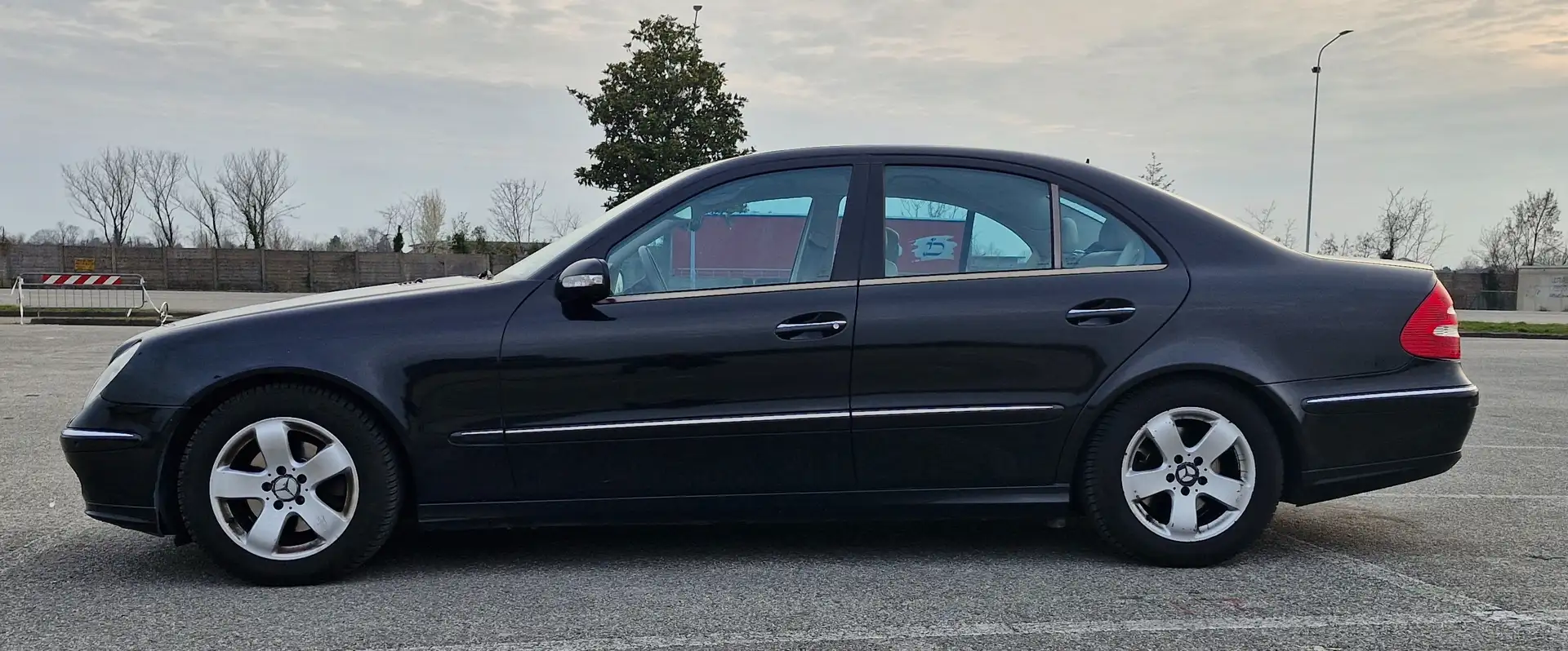 Mercedes-Benz E 280 Classe E - W211 Berlina cdi V6 Elegance Nero - 2