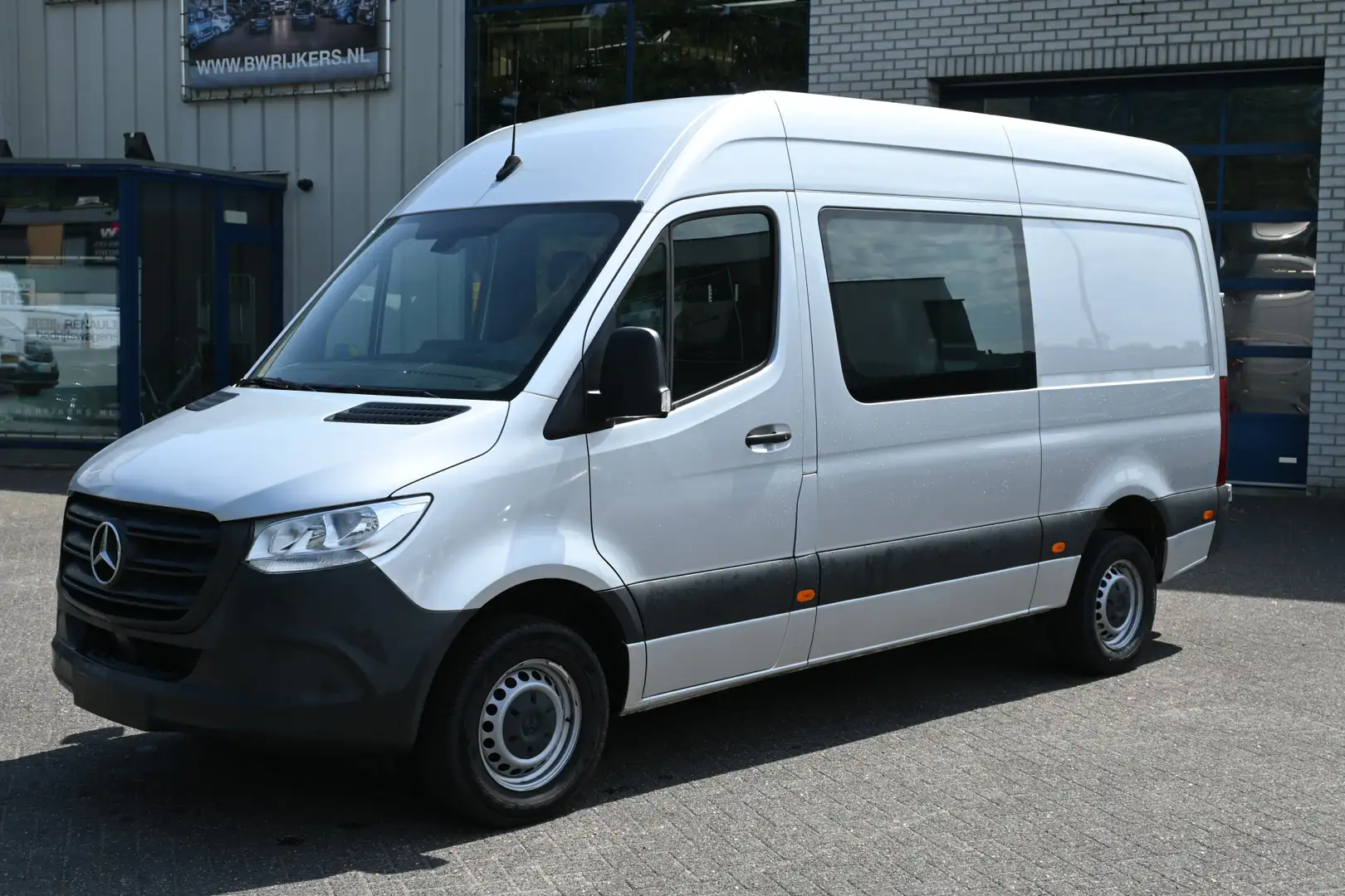Mercedes-Benz Sprinter 317 CDI L2H2 DC MBUX met Apple Carplay/Android Aut Zilver - 1