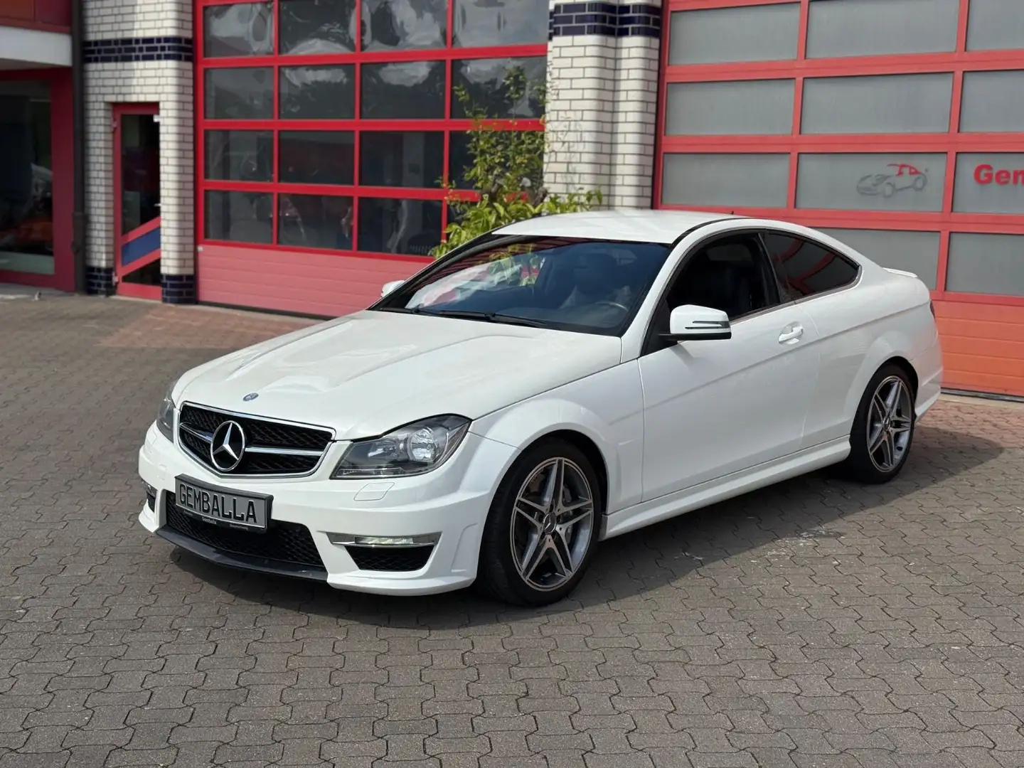 Mercedes-Benz C 63 AMG COUPE, DEUTSCHES FAHRZEUG, DIAMANTWEISS Blanc - 1