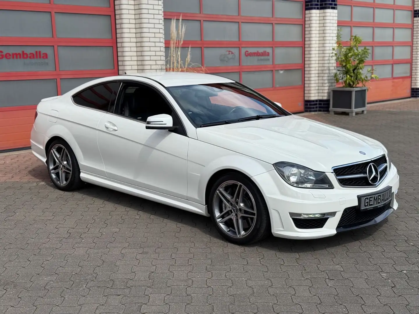 Mercedes-Benz C 63 AMG COUPE, DEUTSCHES FAHRZEUG, DIAMANTWEISS Blanc - 2