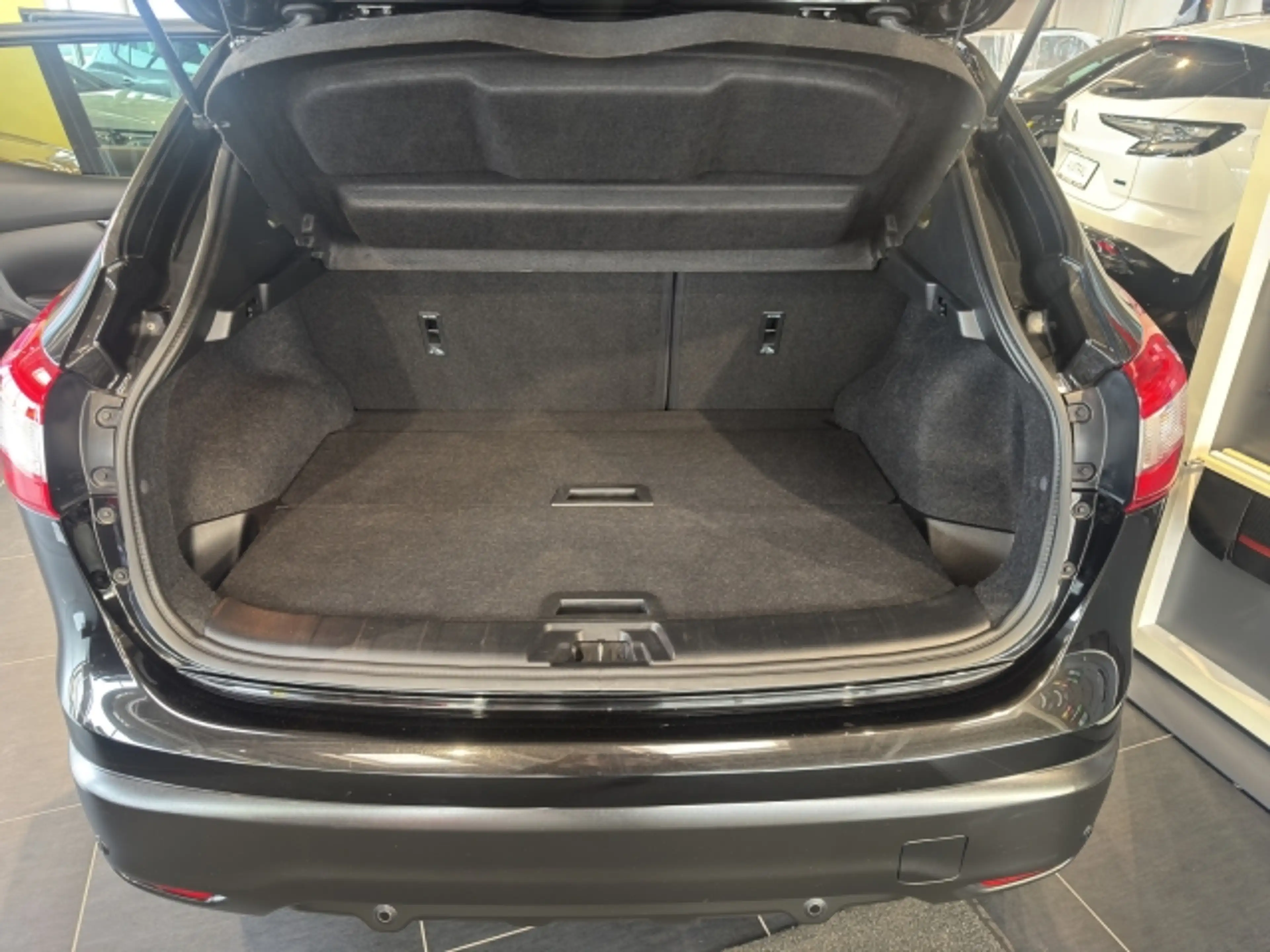Nissan Qashqai 1,2 DIG-T 360 ° !! Neuzugang !! — photo 11