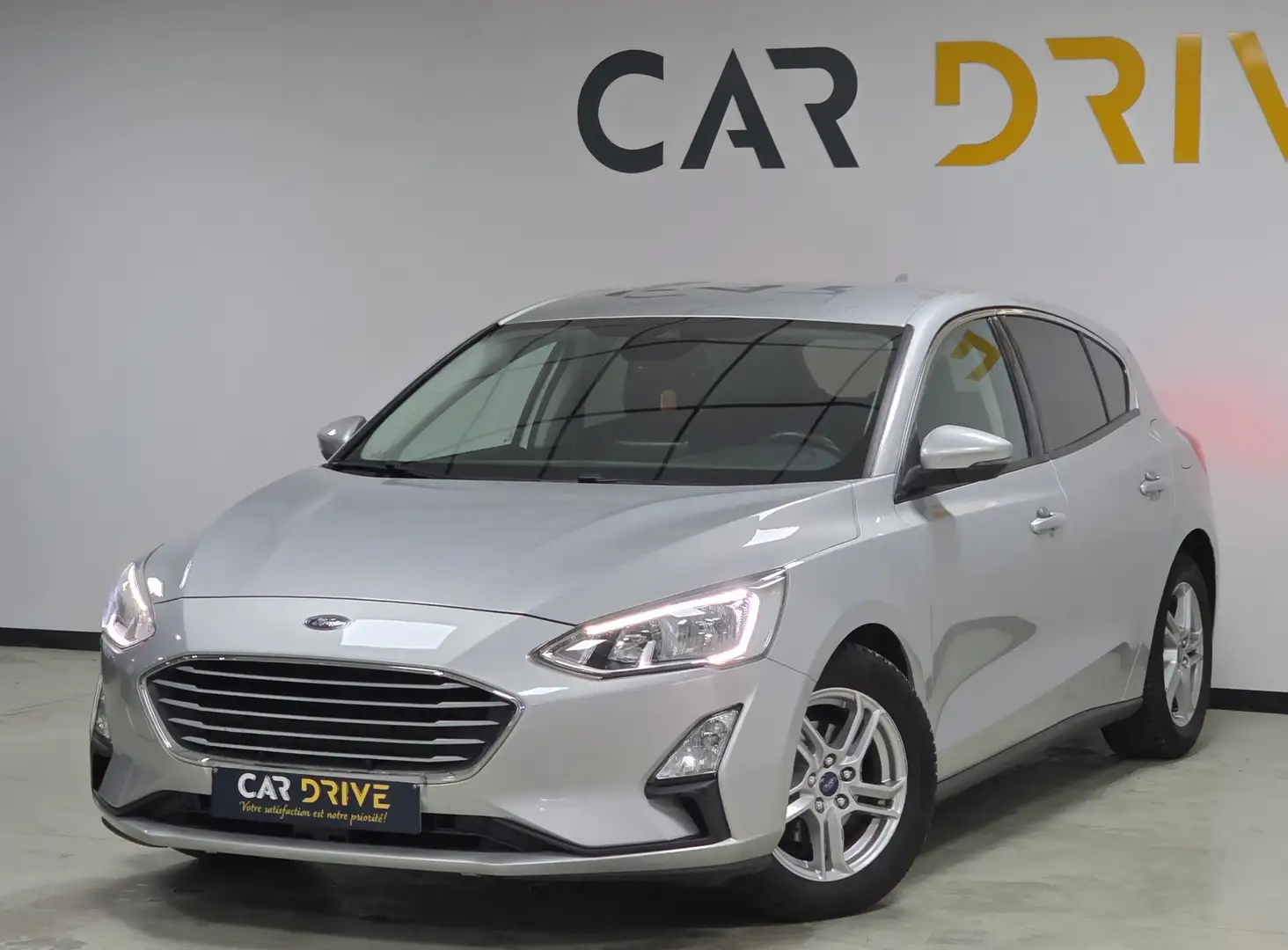 Ford Focus 1.5 D CAPTEURS/SIEGE CHAUF/CARPLAY/CRUISE/1ER PROP Argent - 1
