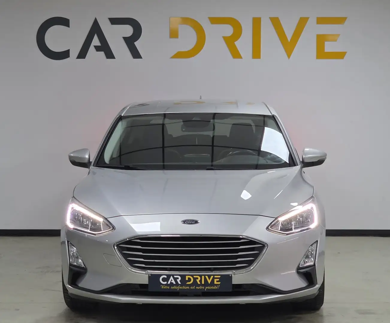 Ford Focus 1.5 D CAPTEURS/SIEGE CHAUF/CARPLAY/CRUISE/1ER PROP Argent - 2