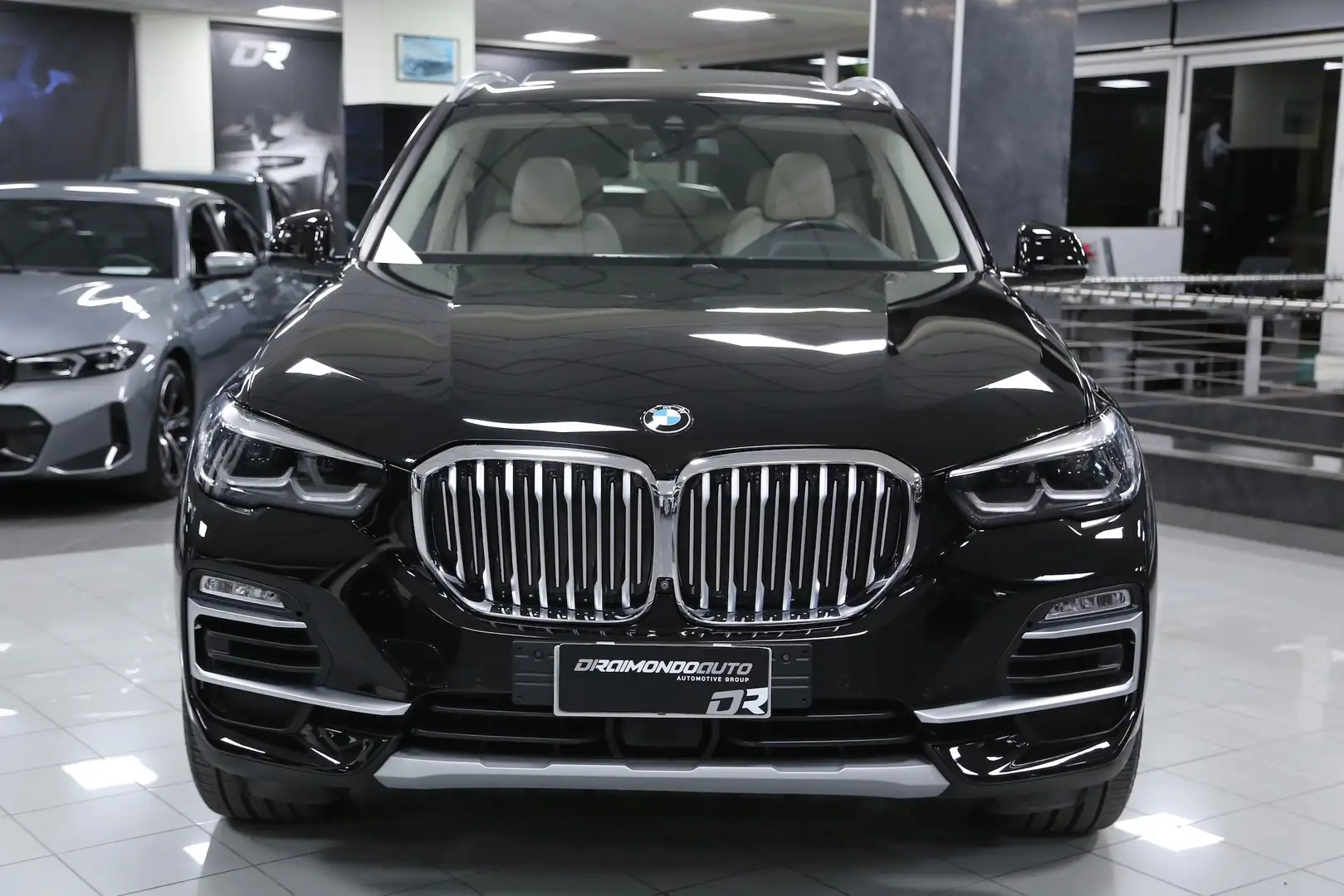 BMW X5 xDrive30d 48V mhev xLine auto Schwarz - 2