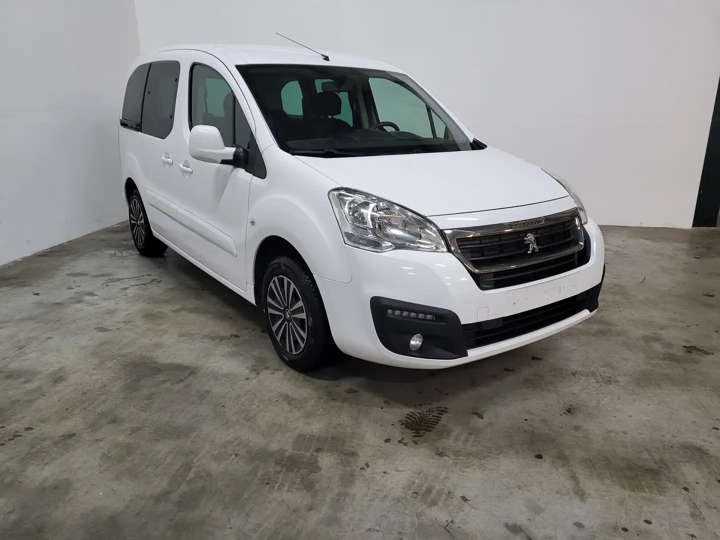 Peugeot Partner Tepee 1.6 BlueHDi Access * BLUETOOTH * AIRCO * Wit - 2