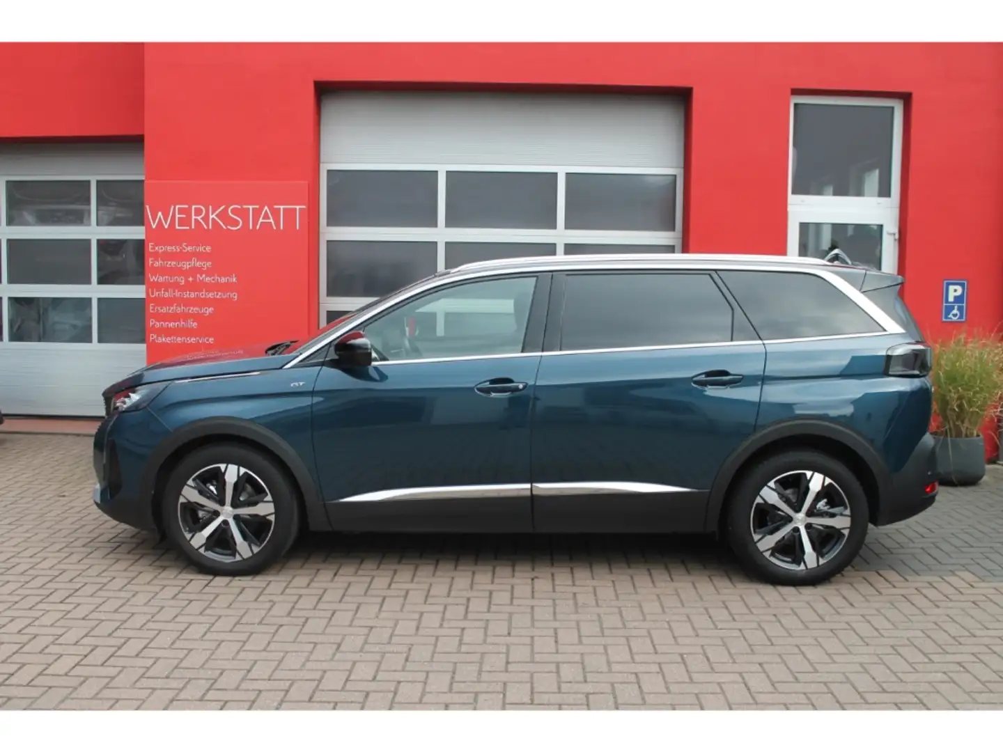 Peugeot 5008 BHDi180 EAT8 GT Dach Leder 360 Focal Kamera Bleu - 2