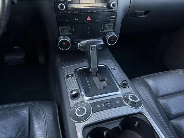 Volkswagen Touareg view 25