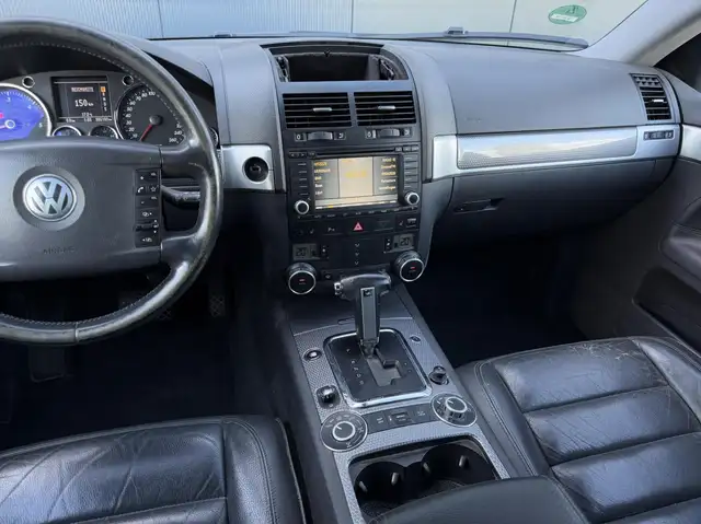 Volkswagen Touareg view 22