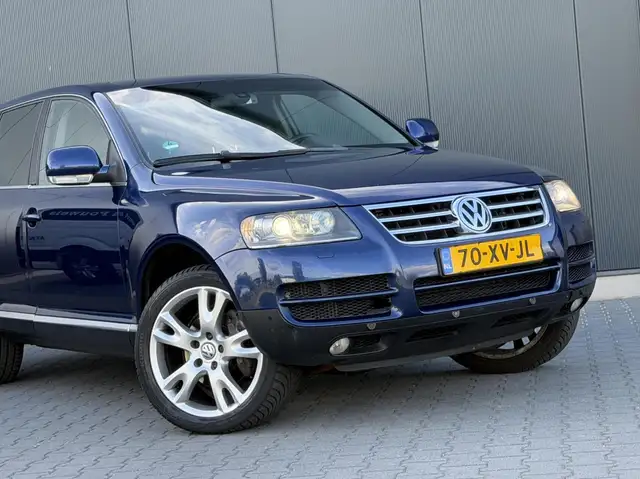Volkswagen Touareg view 12