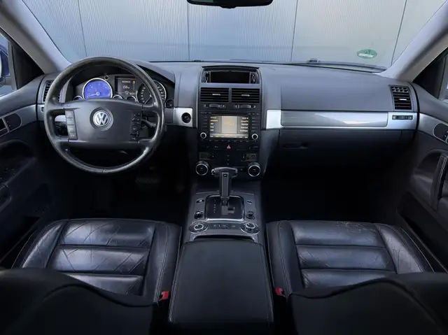Volkswagen Touareg view 15