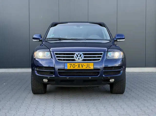 Volkswagen Touareg view 7