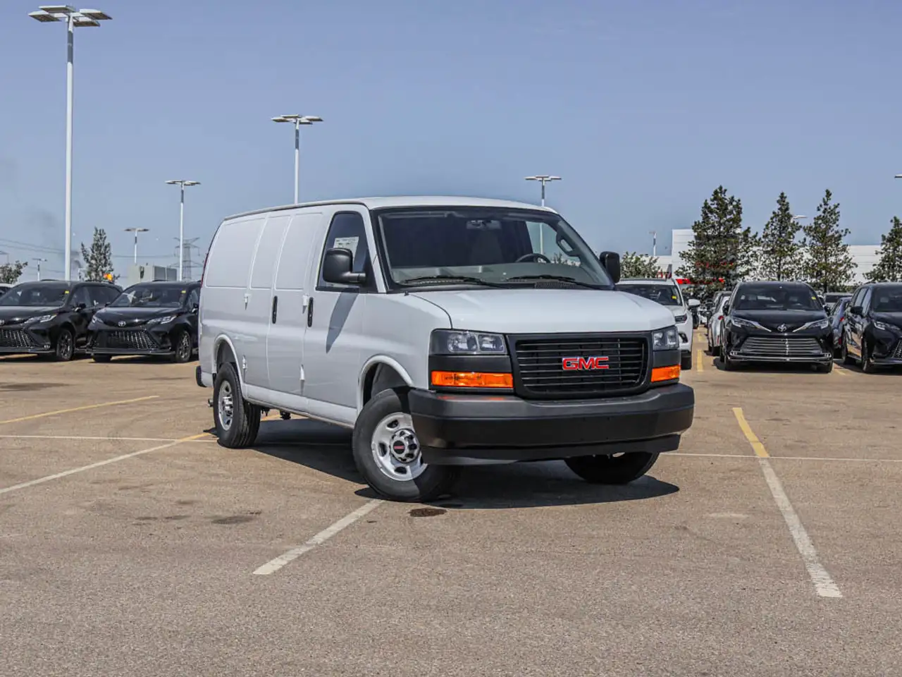 GMC Savana fotografie GMC Savana