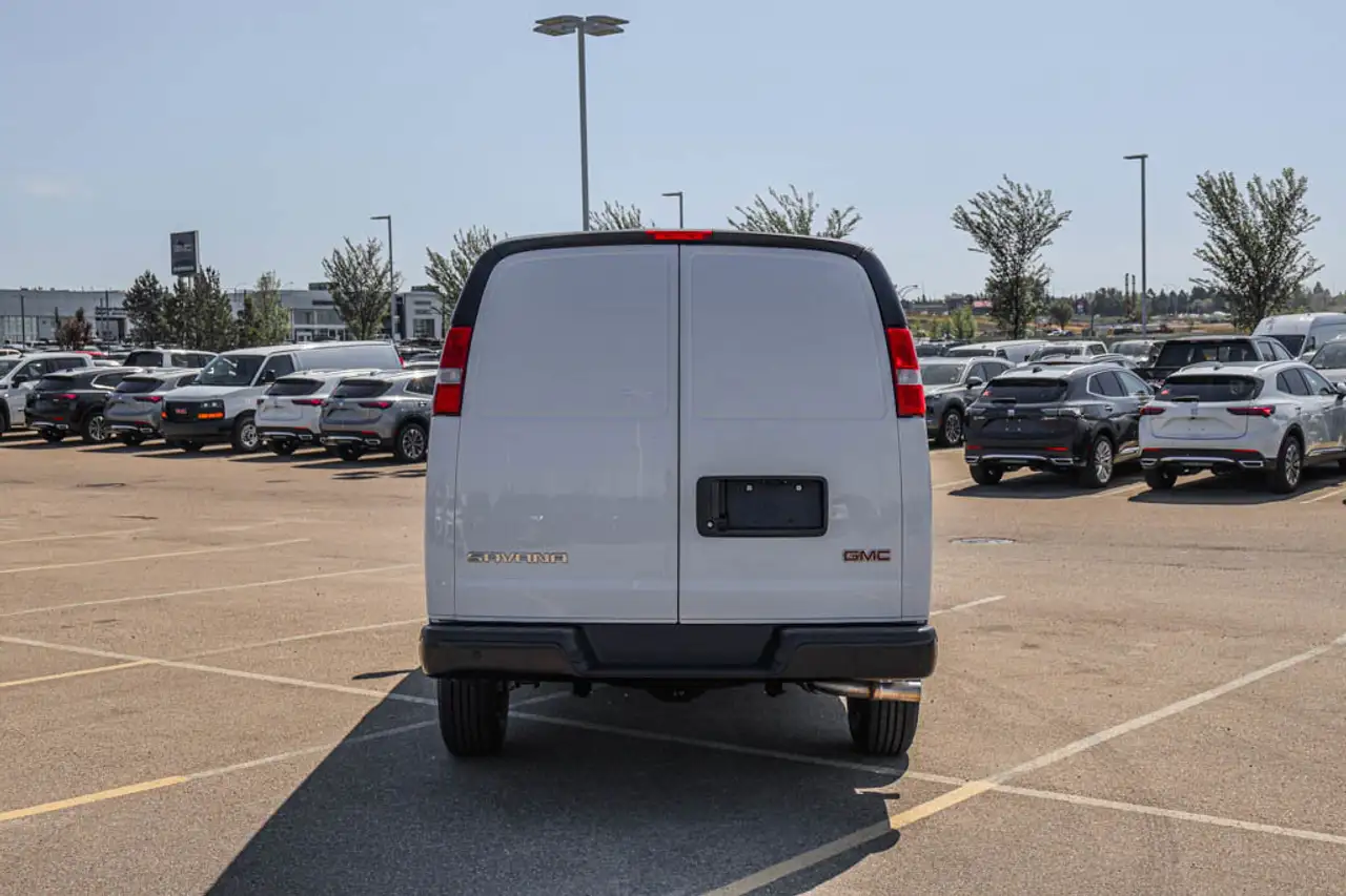GMC Savana fotografie GMC Savana