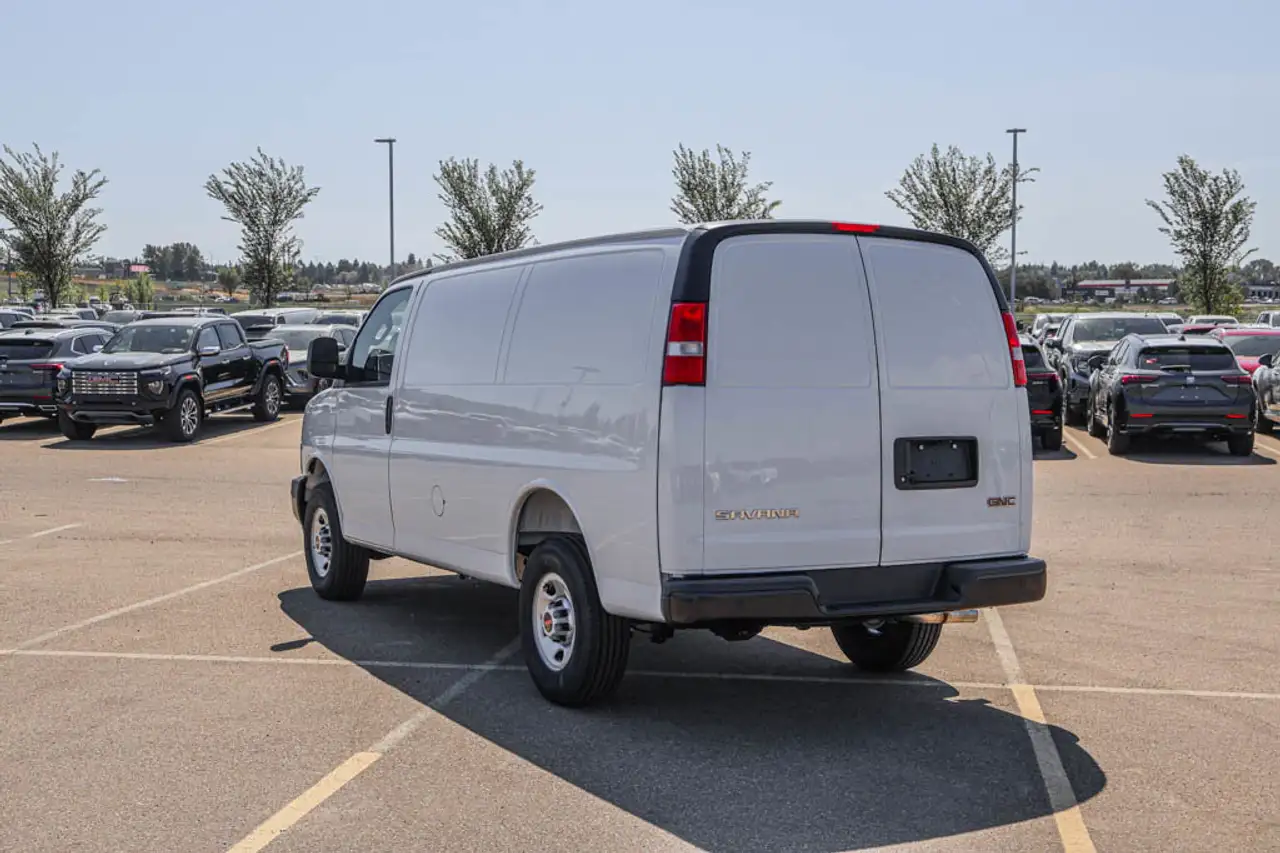 GMC Savana fotografie GMC Savana