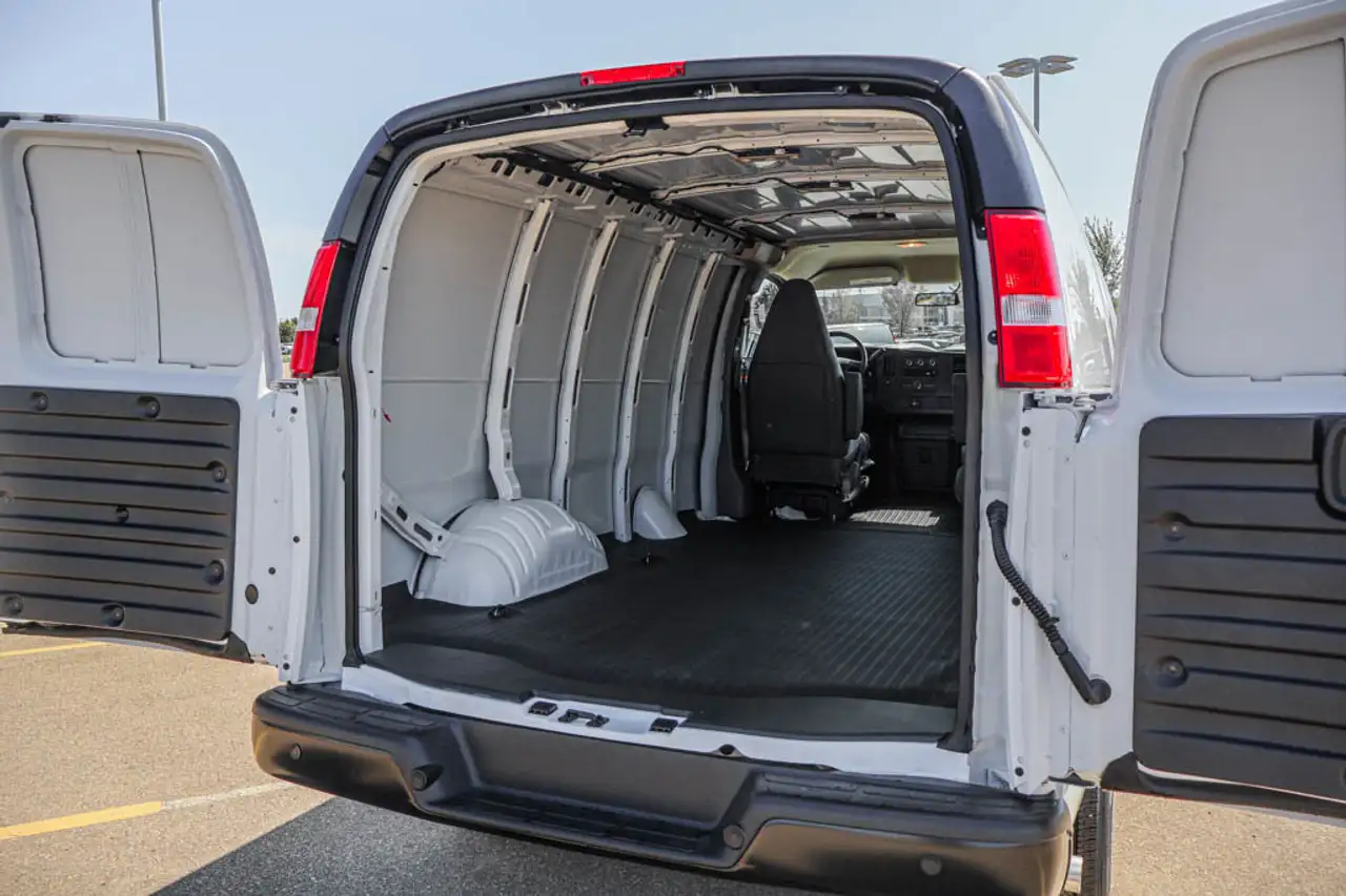 GMC Savana fotografie GMC Savana