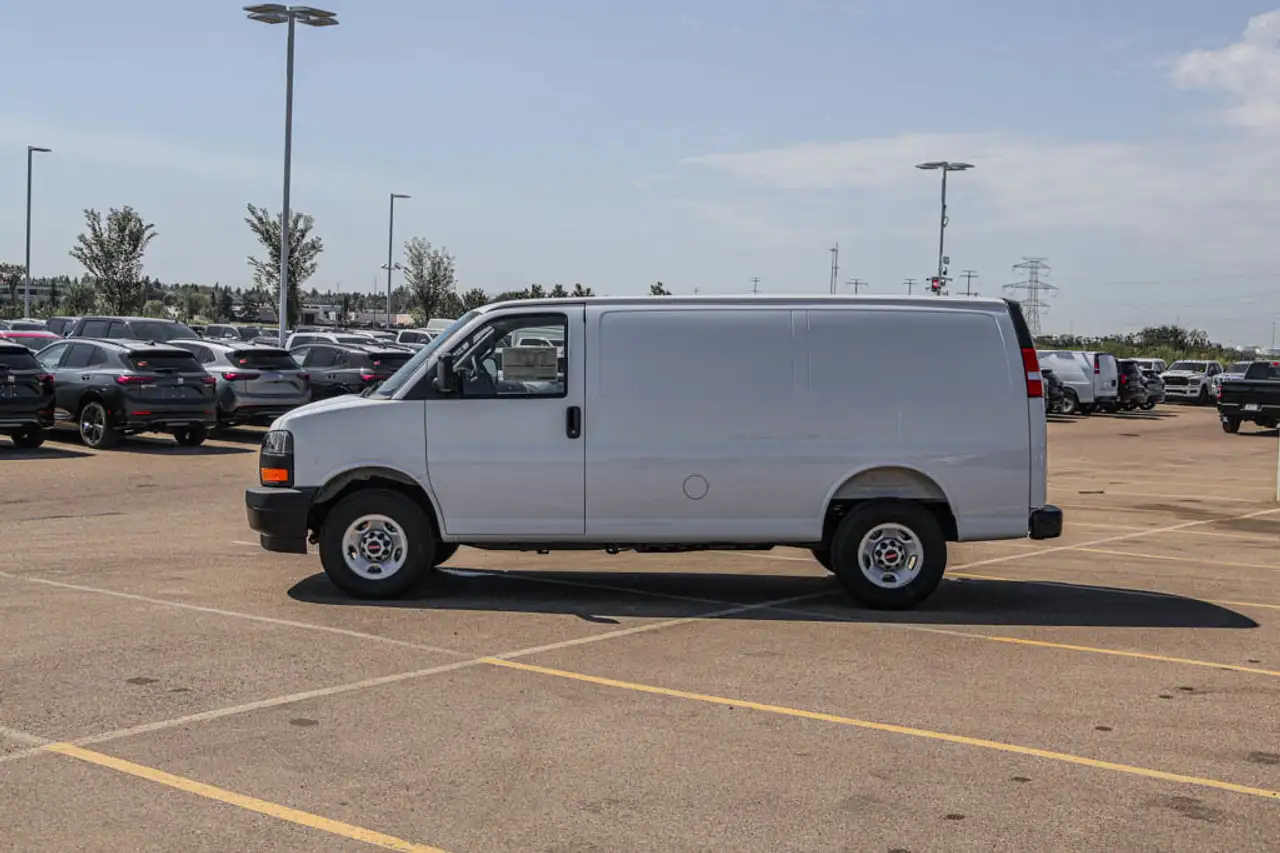 GMC Savana fotografie GMC Savana