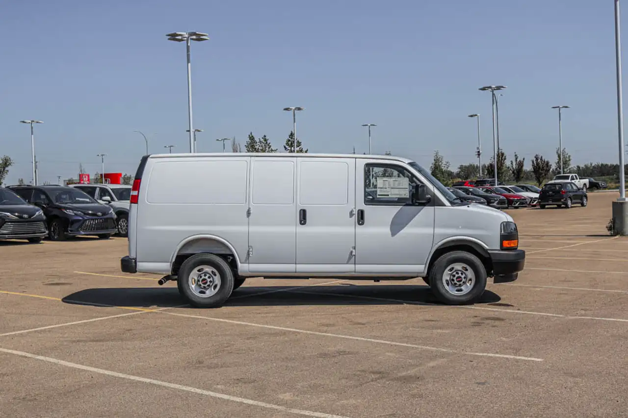 GMC Savana fotografie GMC Savana