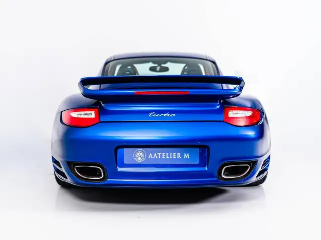 Porsche 911 view 4
