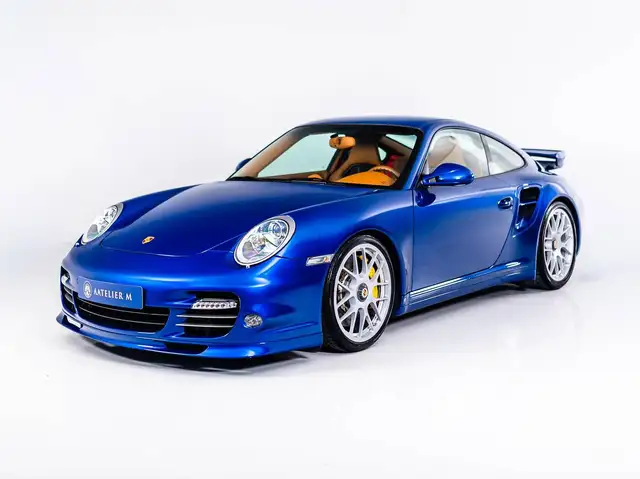 Porsche 911 view 10