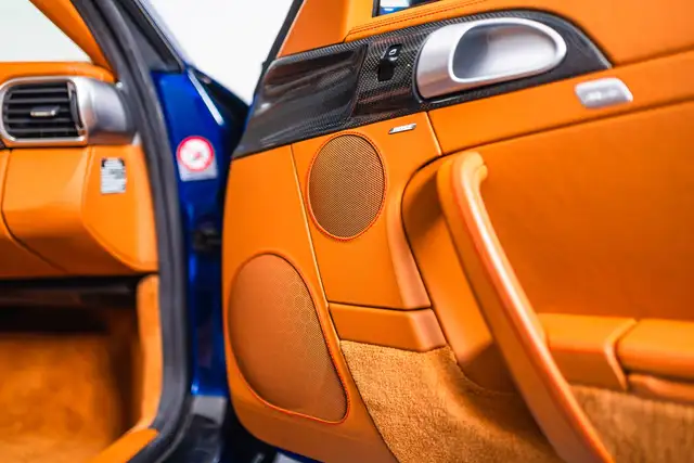 Porsche 911 view 13