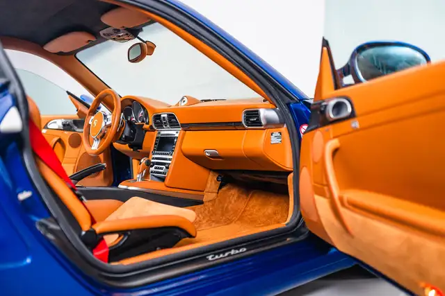 Porsche 911 view 2