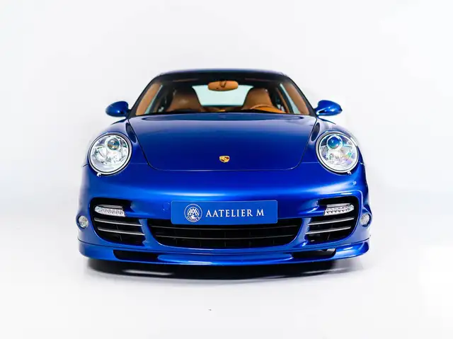 Porsche 911 view 5