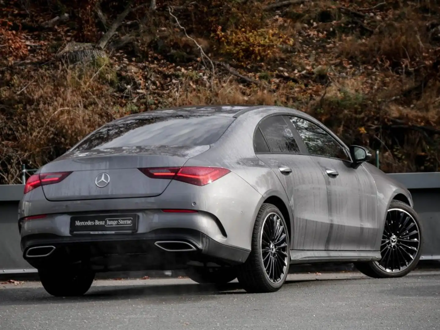 Mercedes-Benz CLA 200 Coupé AMG-Sport/Pano/AHK/Night/Totw/LED Grau - 2