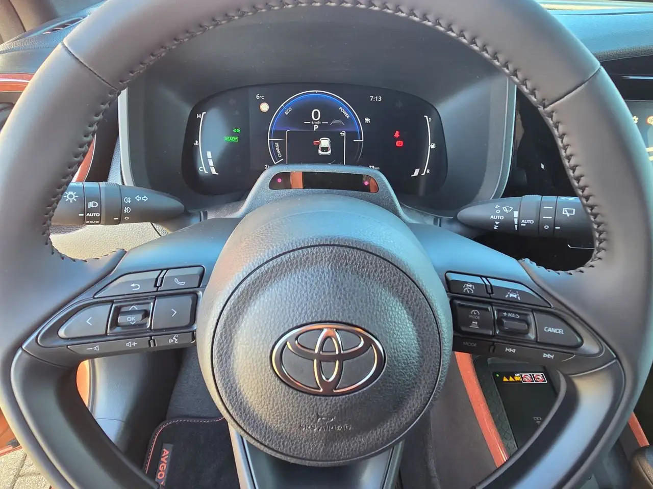 Toyota Aygo X 1.5 HEV TEAMPLAYER CVT 12