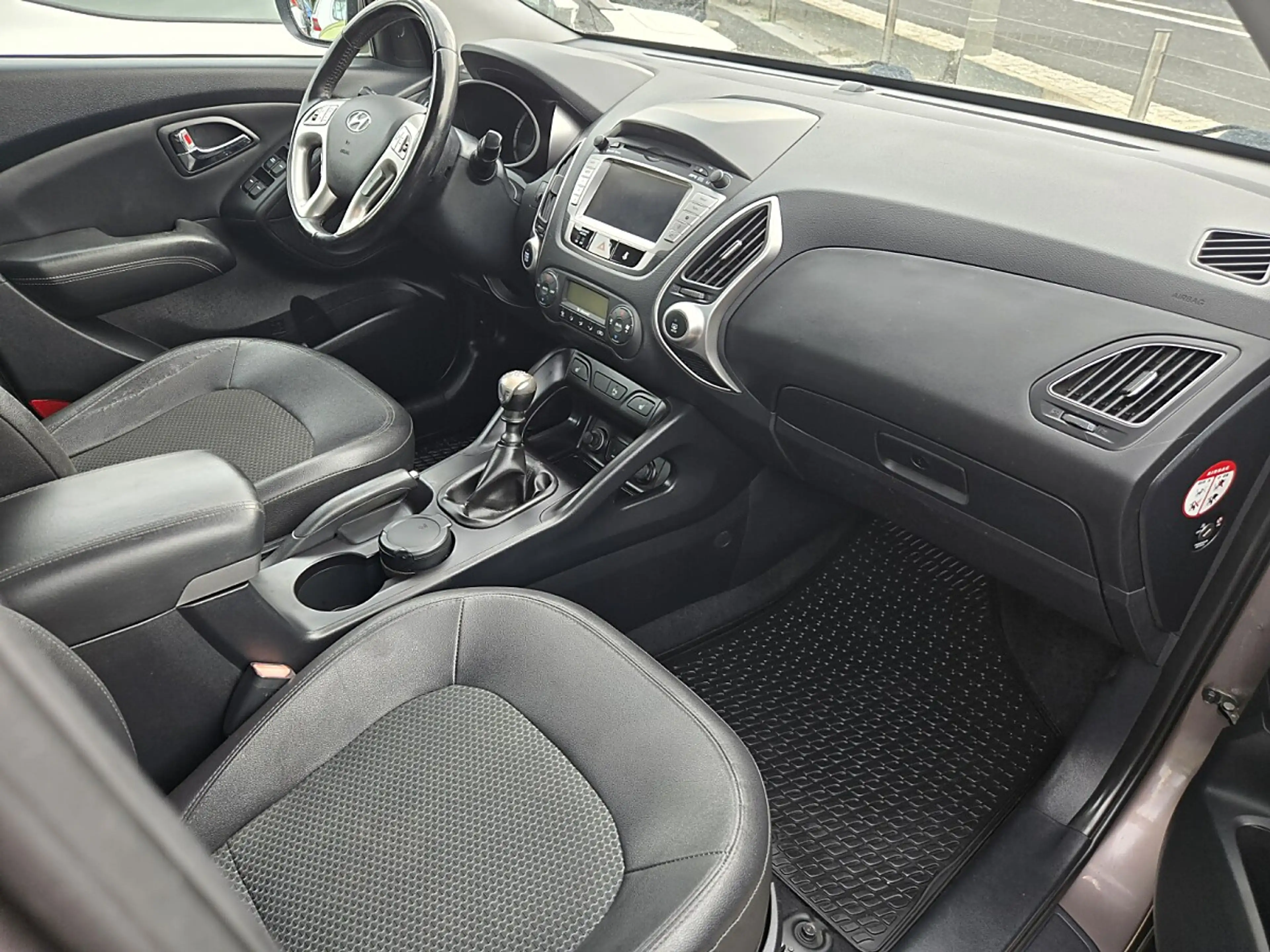 Hyundai iX35 2,0 CRDi UpGrade 4WD — photo 9