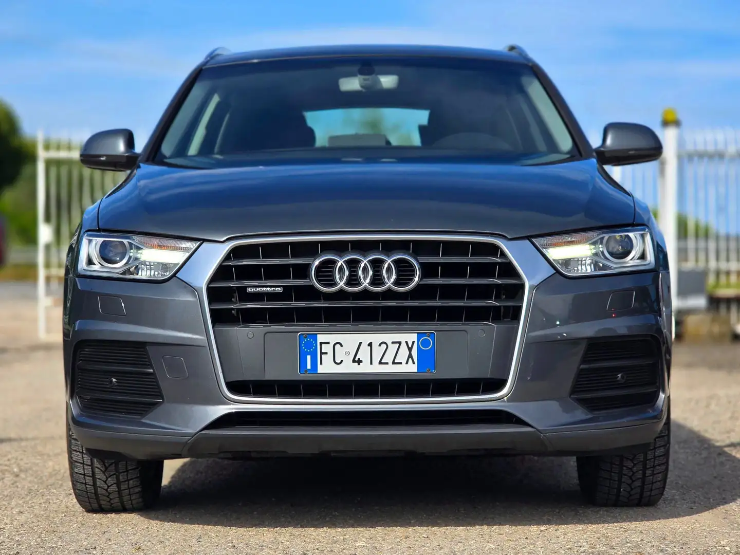Audi Q3 Q3 2.0 tdi Business quattro 150cv Gris - 2