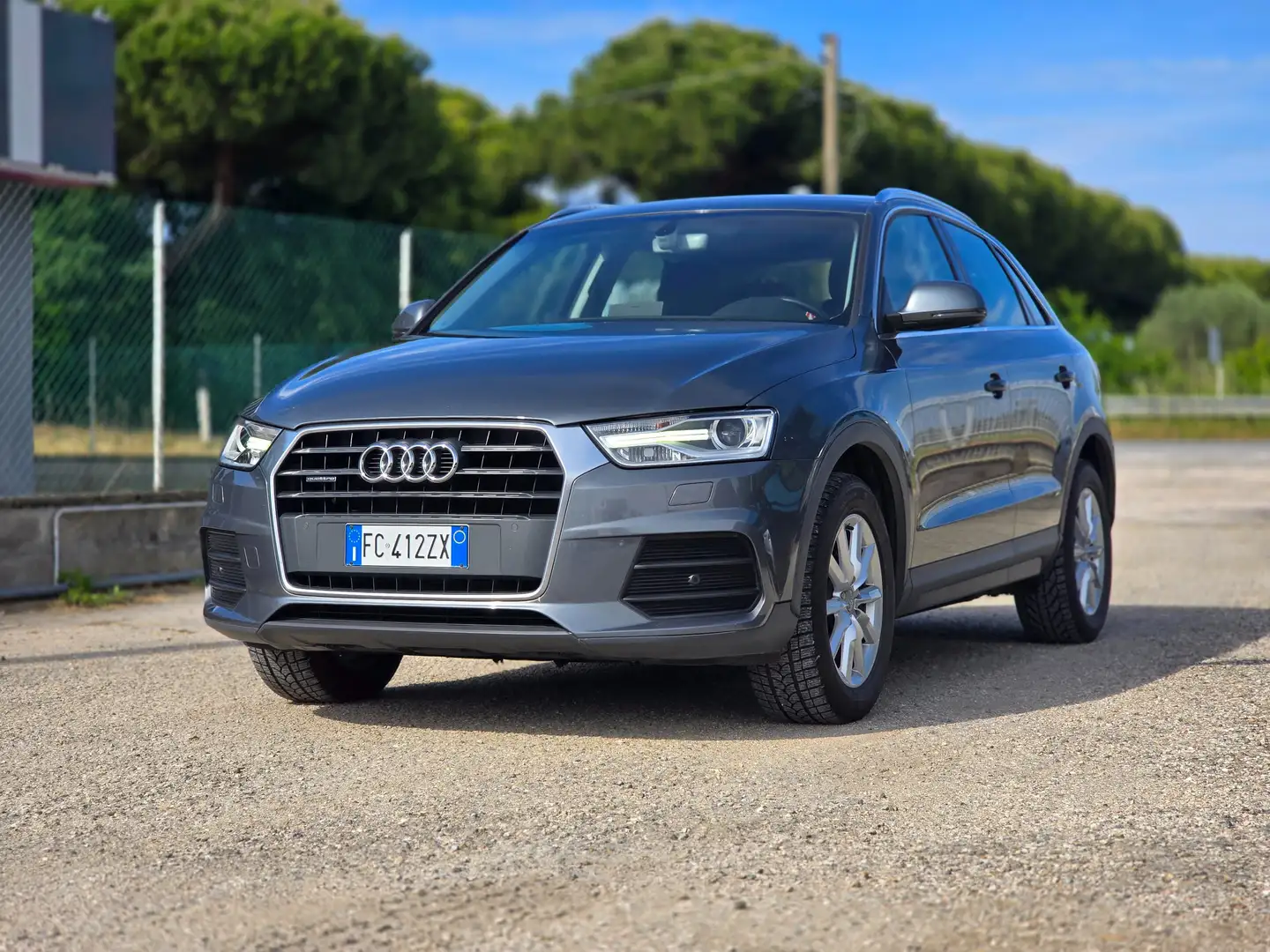 Audi Q3 Q3 2.0 tdi Business quattro 150cv Gris - 1