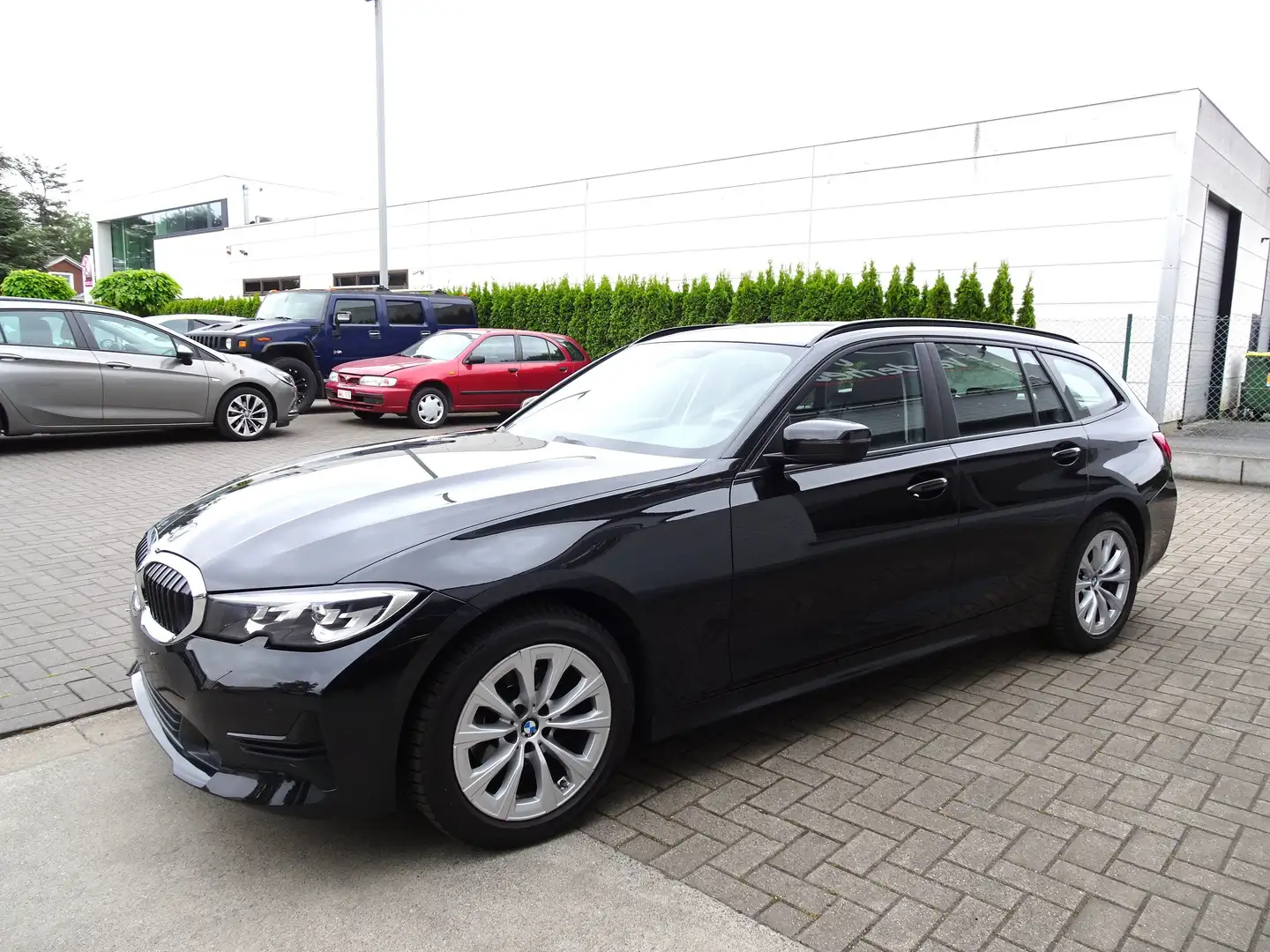 BMW 318 iA PANODAK,CARPLAY,EL.KOFFER,LEDER,CRUISE,PDC V+A Noir - 2
