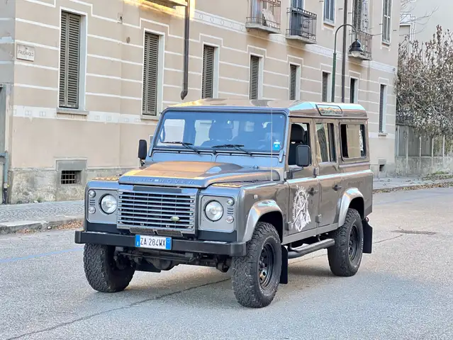 Land Rover Defender 110 2.4 TD 4 4X4 SW 7Posti SE KM CERT-2 SET RUOTE