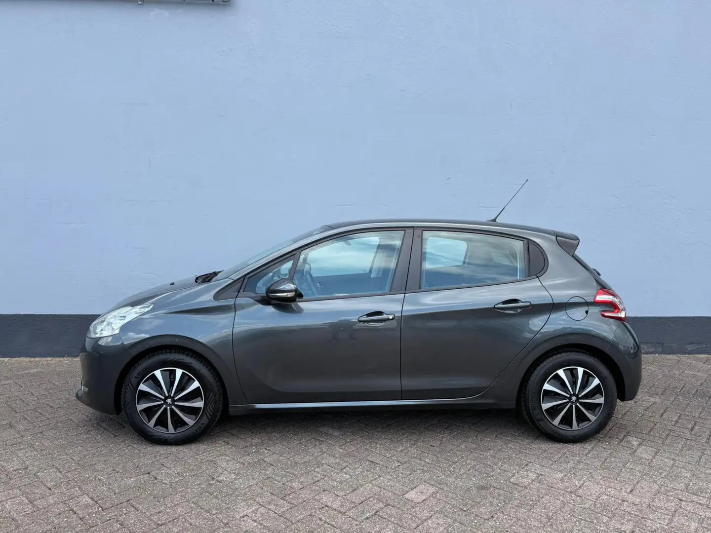 Peugeot 208 1.2 VTi Active - Cruise Control Gris - 2