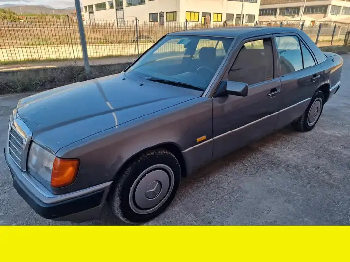 Mercedes-Benz 200