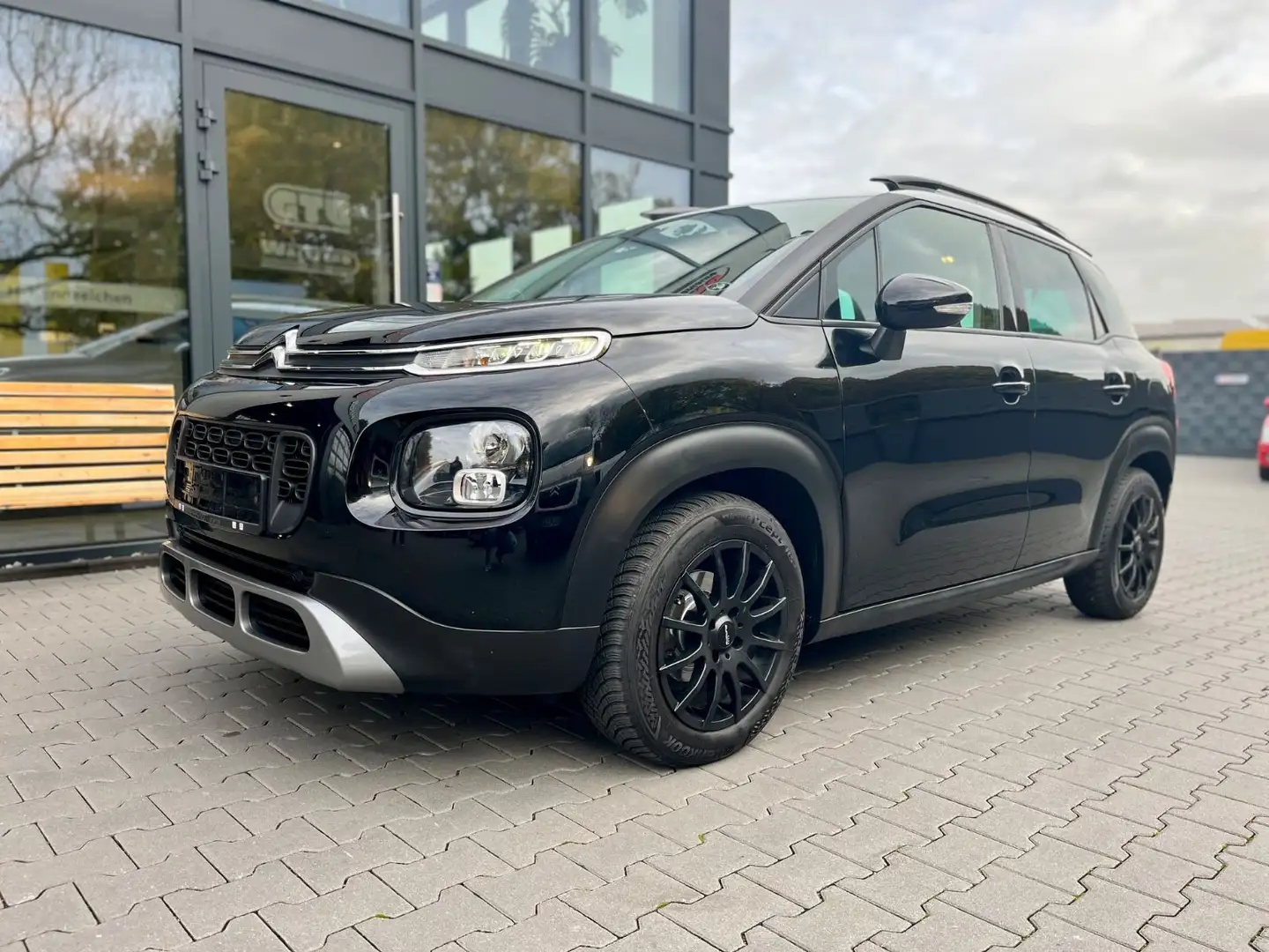 Citroen C3 Aircross Shine Leder Navi PDC Tüv+Insp Neu Schwarz - 1