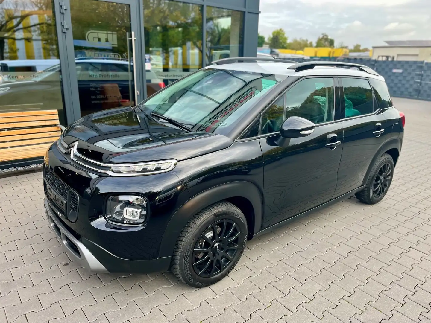 Citroen C3 Aircross Shine Leder Navi PDC Tüv+Insp Neu Schwarz - 2