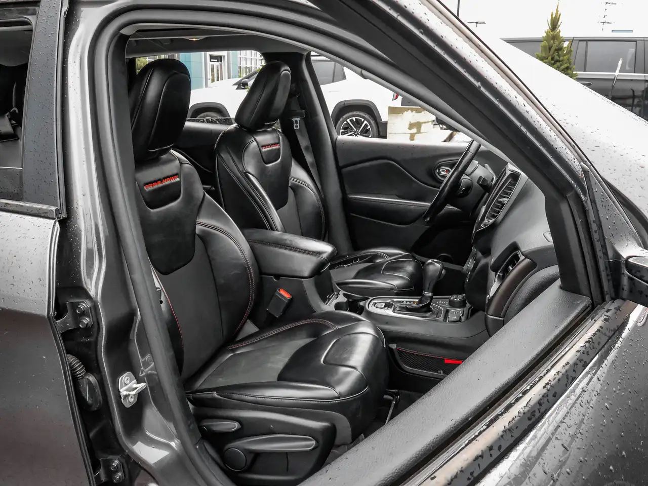 Jeep Cherokee снимка Jeep Cherokee