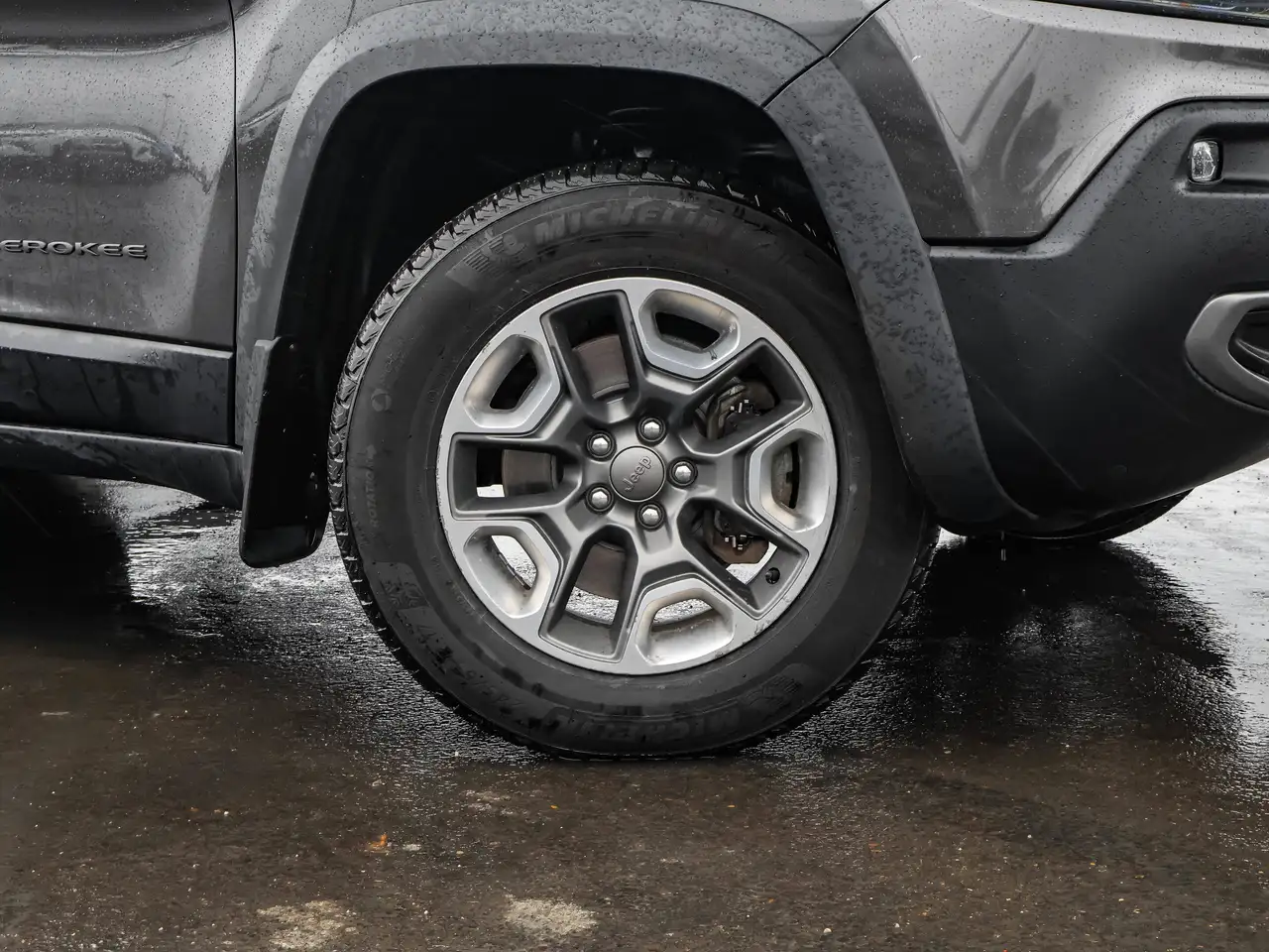 Jeep Cherokee снимка Jeep Cherokee