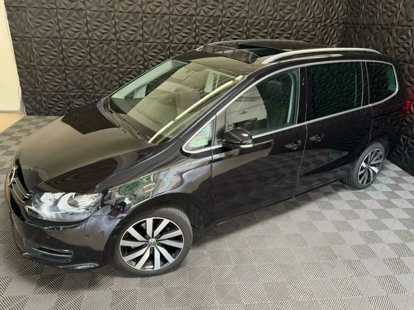 Volkswagen Sharan 2.0 TDI DSG 7 Sitzer Sport *MwSt.* Schwarz - 2