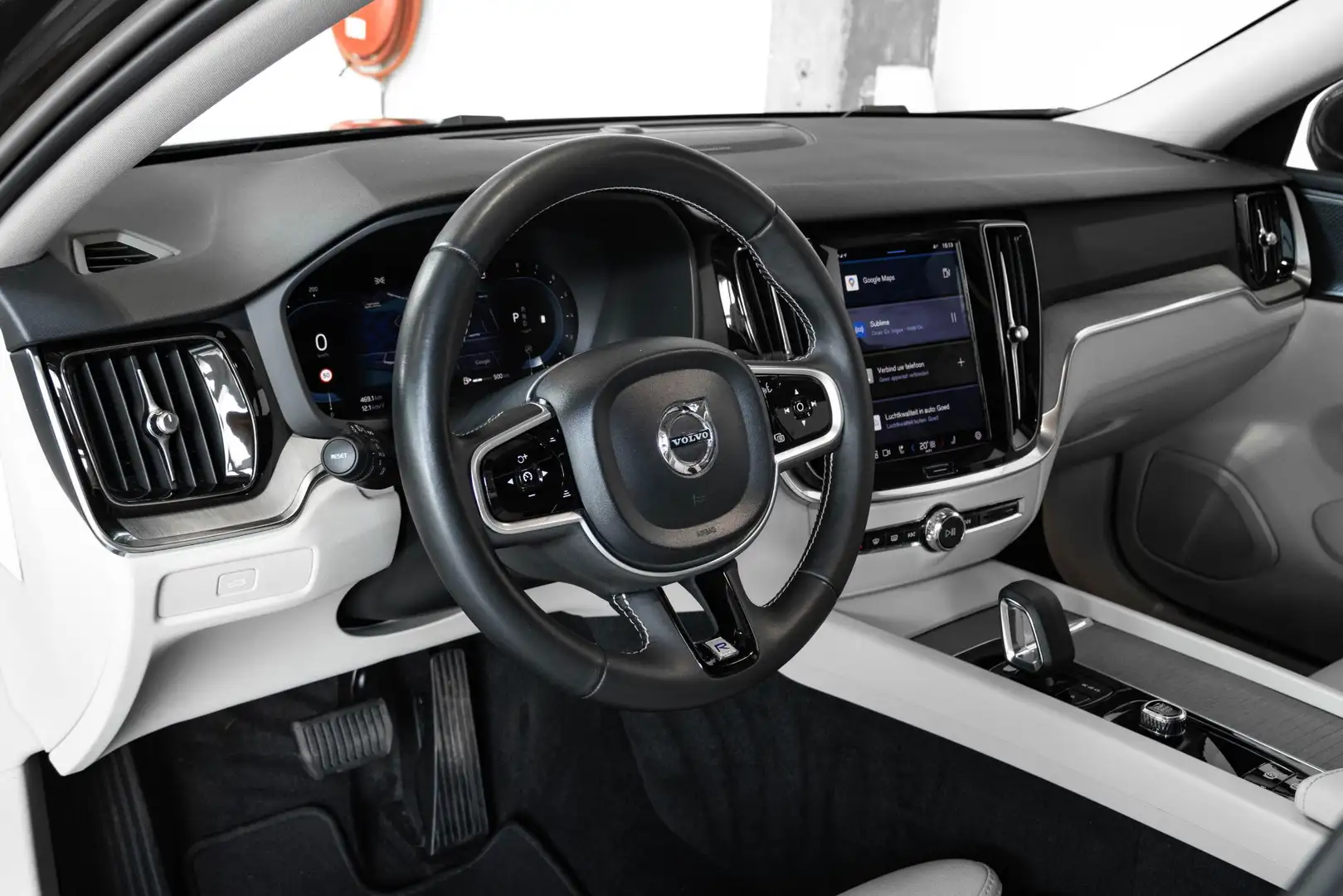 Volvo V60 Cross Country B5 AWD Plus | Adaptive cruise control | Blond lede Grau - 2